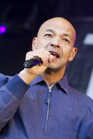 c99-roland gift sm.jpg